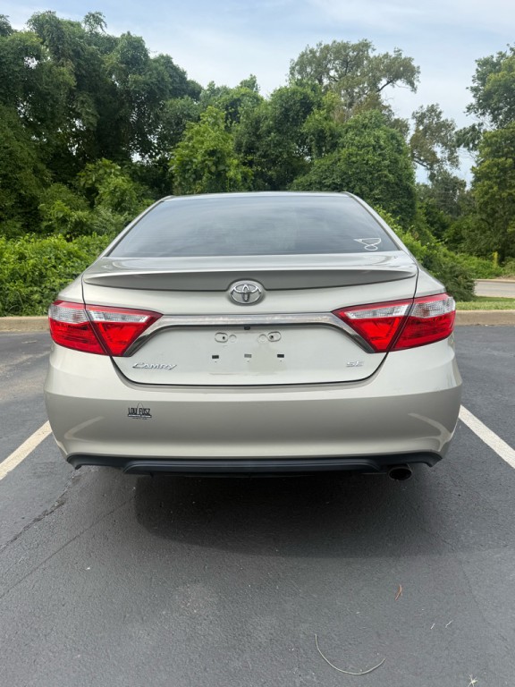 2015 Toyota Camry Image 8