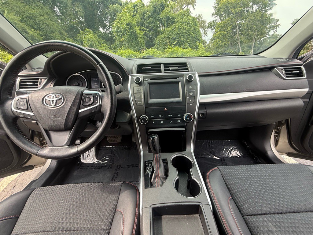 2015 Toyota Camry Image 11