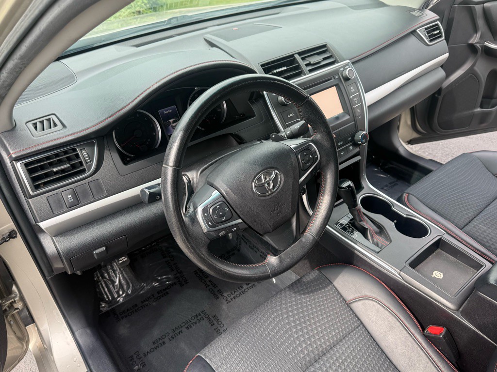 2015 Toyota Camry Image 13