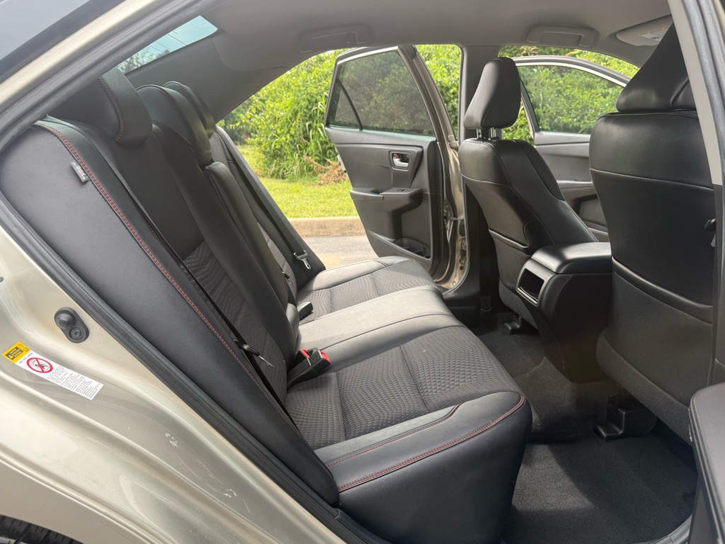 2015 Toyota Camry Image 20