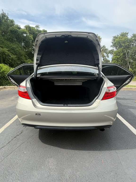 2015 Toyota Camry Image 21