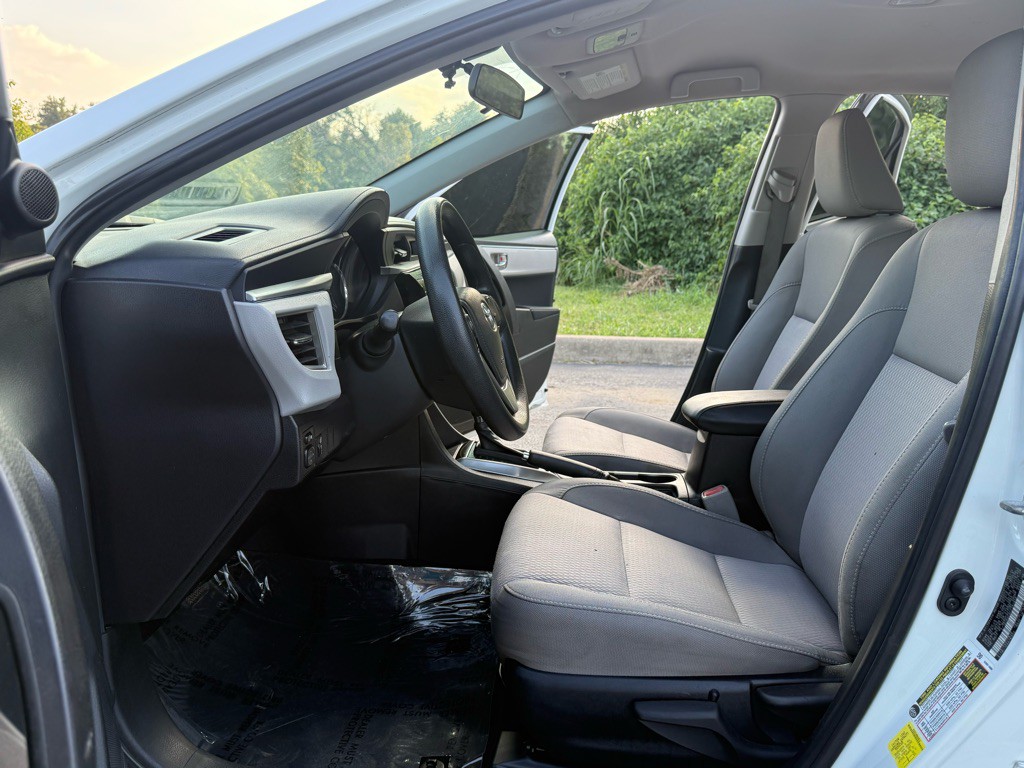 2015 Toyota Corolla Image 10