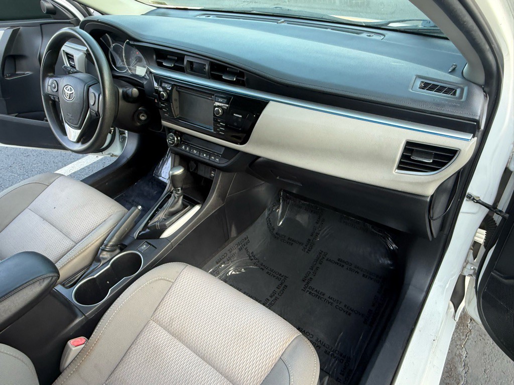 2015 Toyota Corolla Image 15