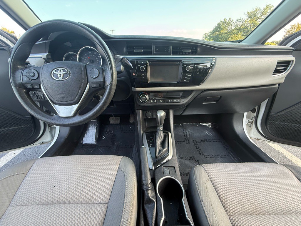 2015 Toyota Corolla Image 11