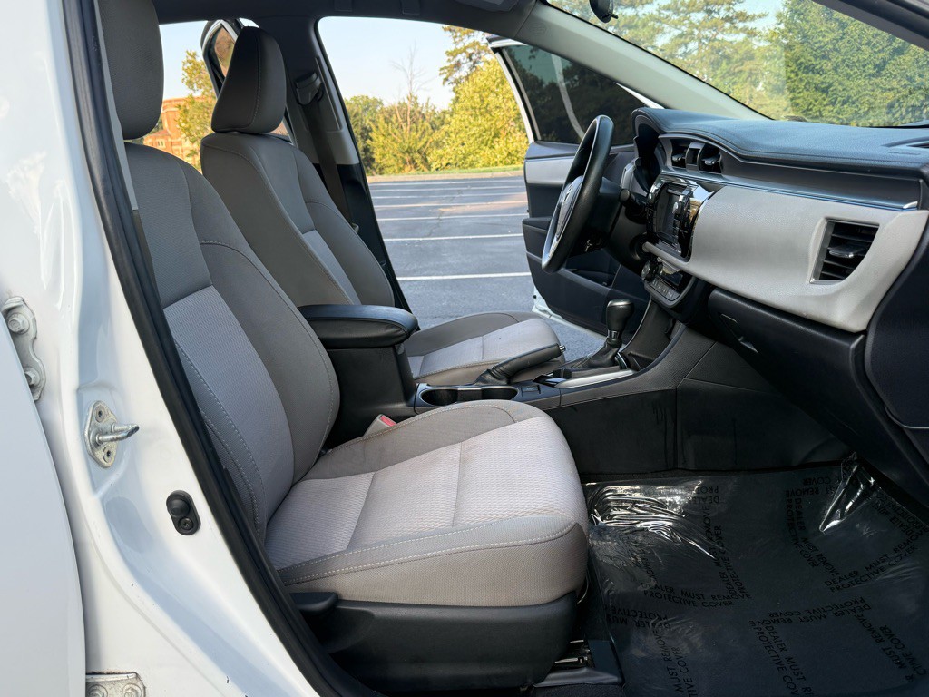 2015 Toyota Corolla Image 12