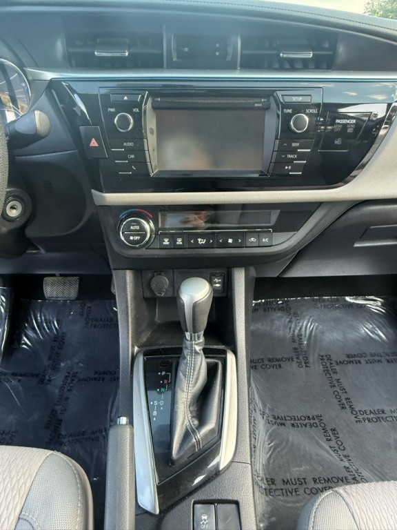 2015 Toyota Corolla Image 14