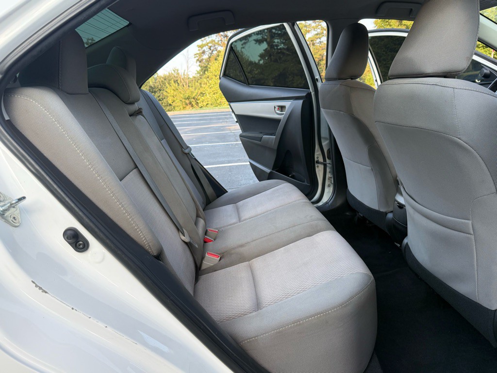 2015 Toyota Corolla Image 20