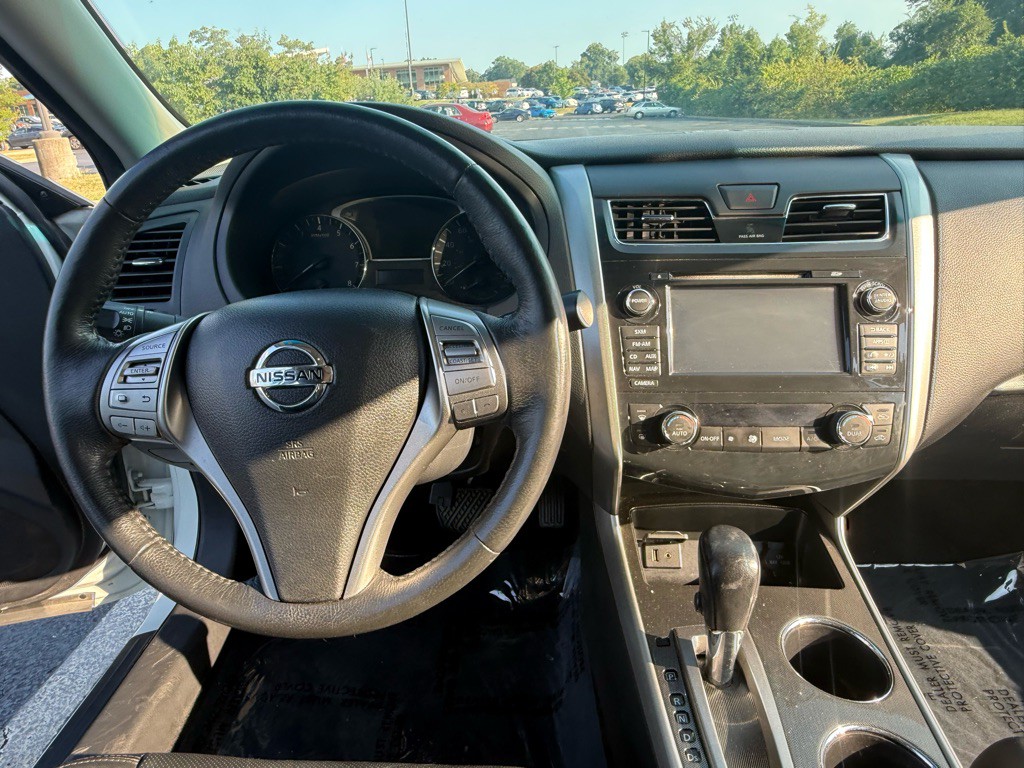 2015 Nissan Altima Image 16