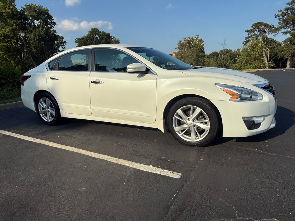 2015 Nissan Altima Image 4