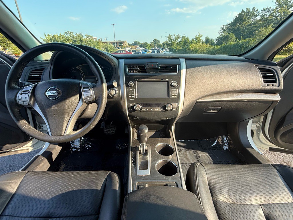 2015 Nissan Altima Image 11