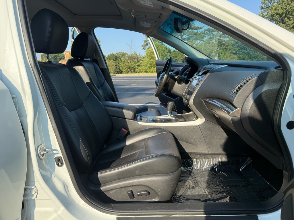 2015 Nissan Altima Image 12