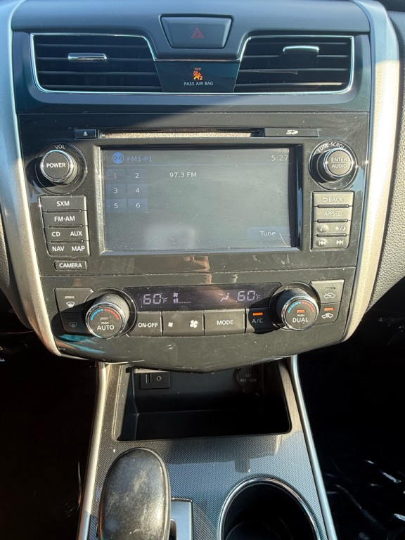 2015 Nissan Altima Image 19