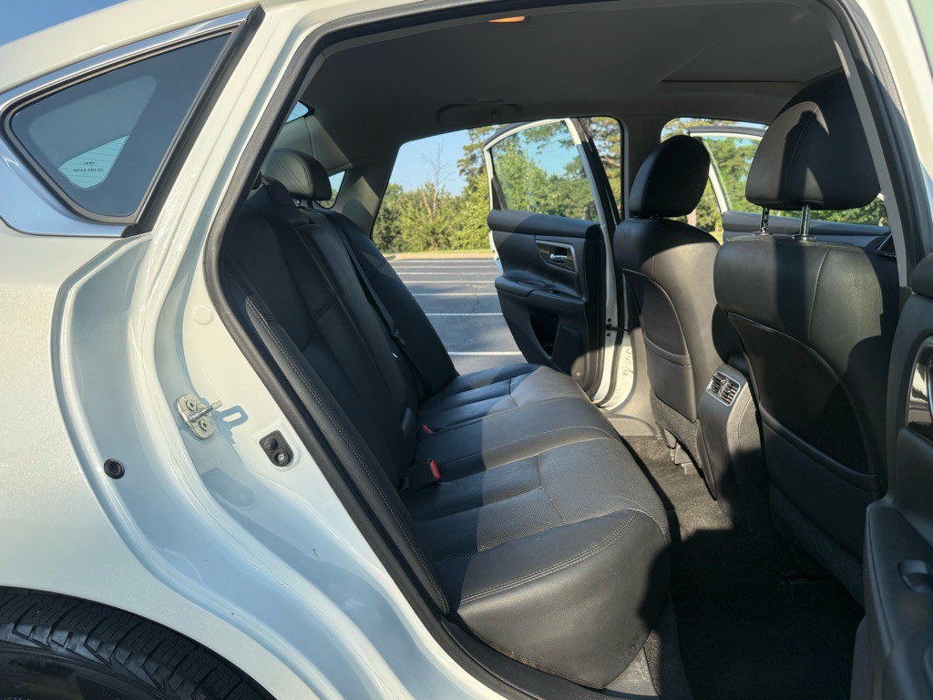 2015 Nissan Altima Image 20