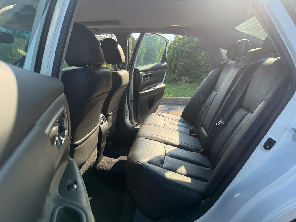 2015 Nissan Altima Image 22
