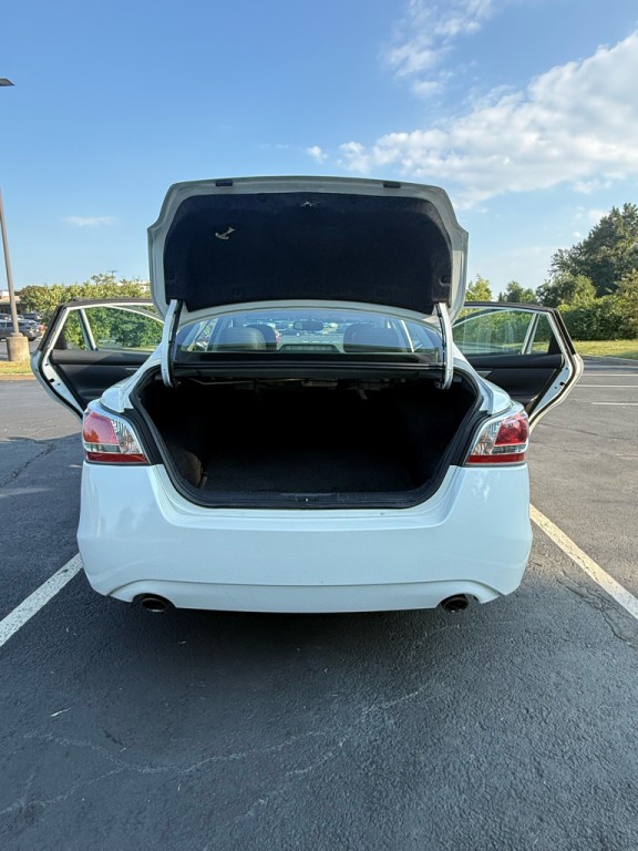 2015 Nissan Altima Image 24