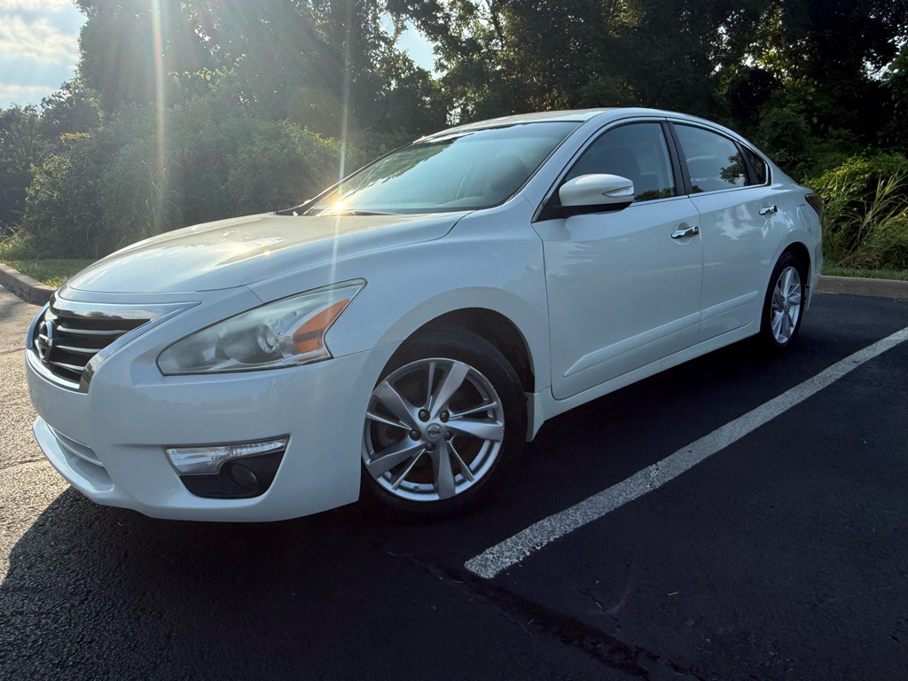 2015 Nissan Altima Image 25