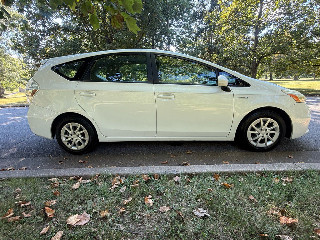 2012 Toyota Prius Image 3