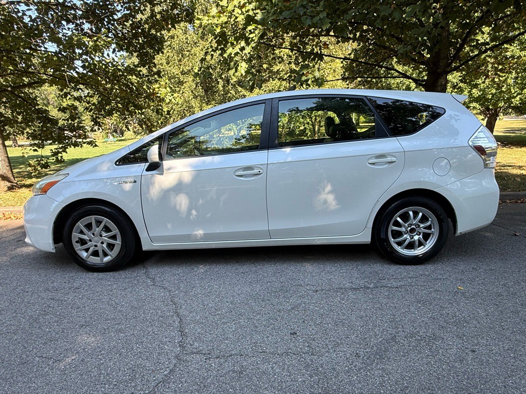 2012 Toyota Prius Image 6