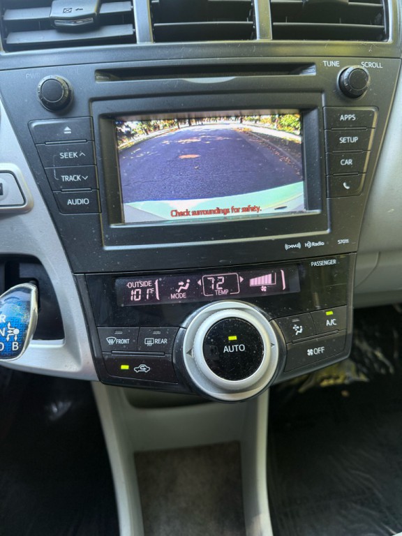 2012 Toyota Prius Image 18