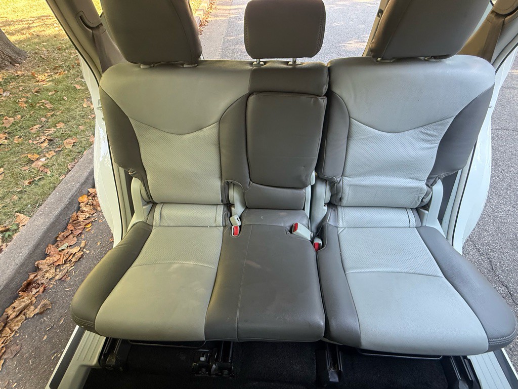 2012 Toyota Prius Image 21