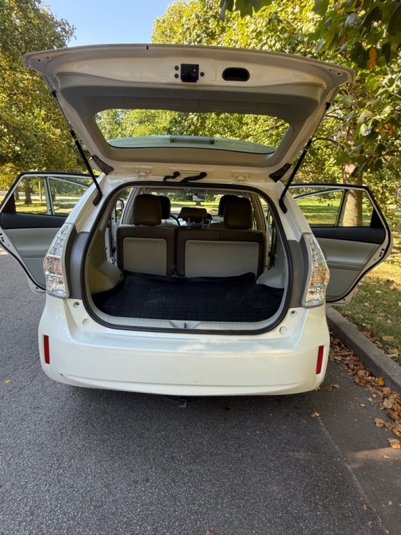 2012 Toyota Prius Image 23