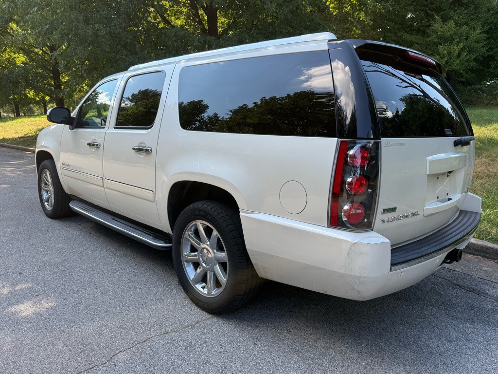 2012 GMC Yukon Image 7