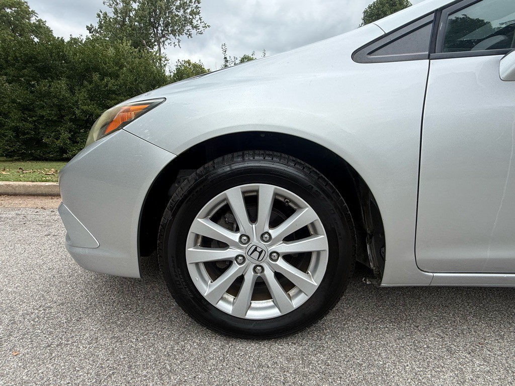 2012 Honda Civic Image 24