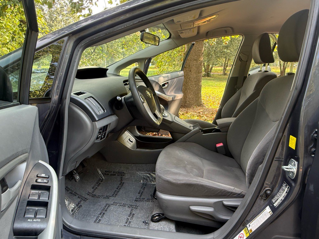 2010 Toyota Prius Image 10