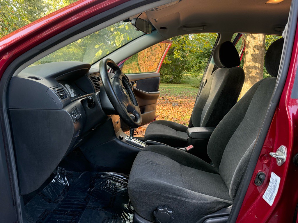 2004 Toyota Corolla Image 10