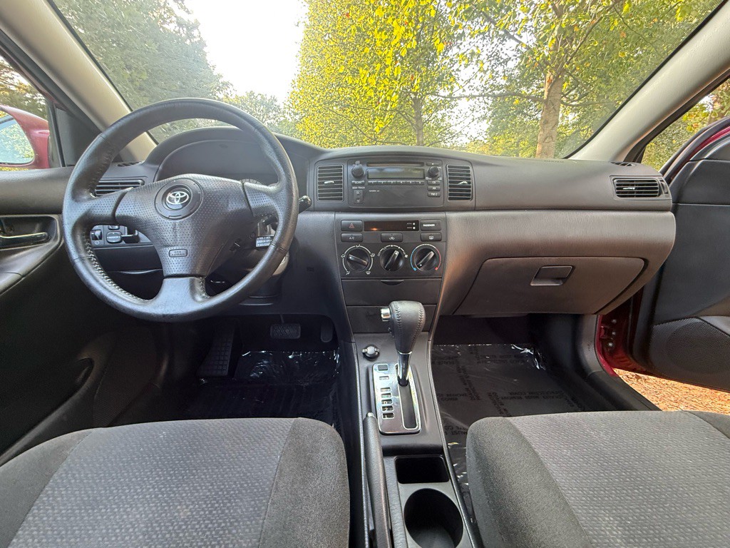 2004 Toyota Corolla Image 11