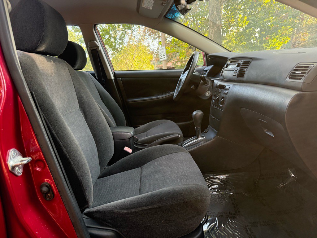 2004 Toyota Corolla Image 12
