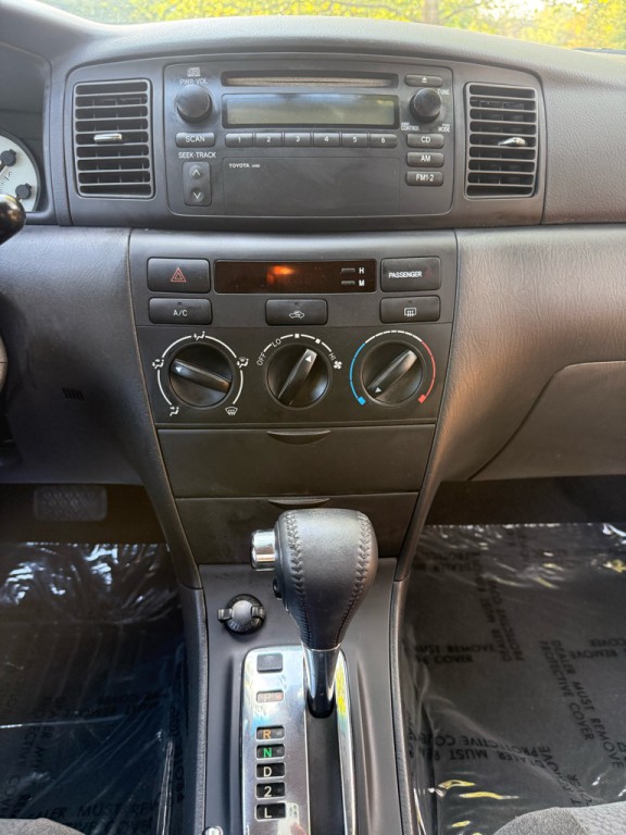 2004 Toyota Corolla Image 14