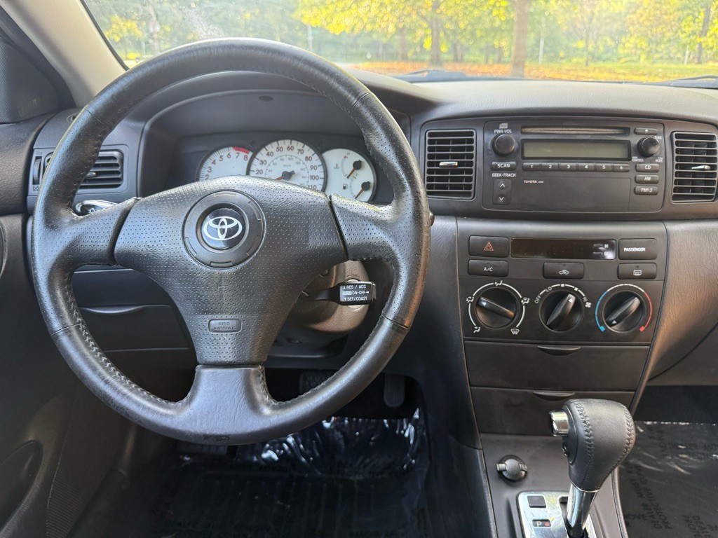 2004 Toyota Corolla Image 17