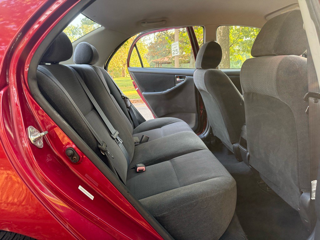 2004 Toyota Corolla Image 19