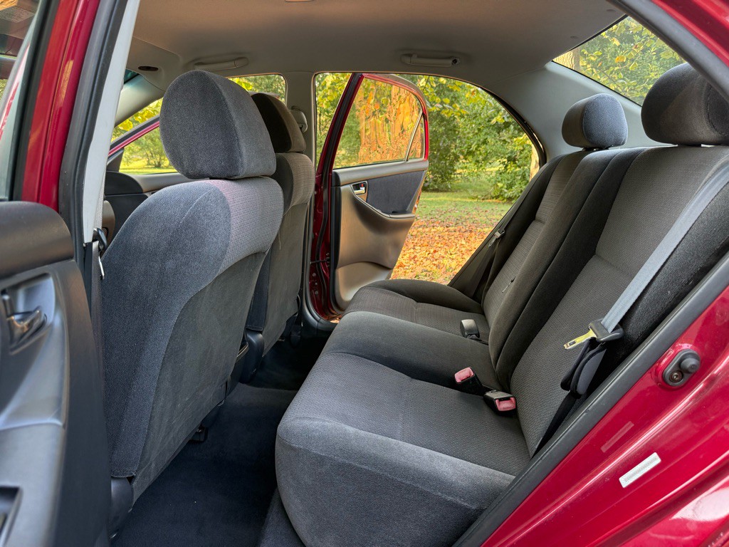 2004 Toyota Corolla Image 21