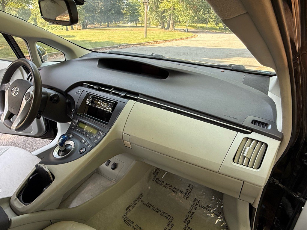 2010 Toyota Prius Image 15