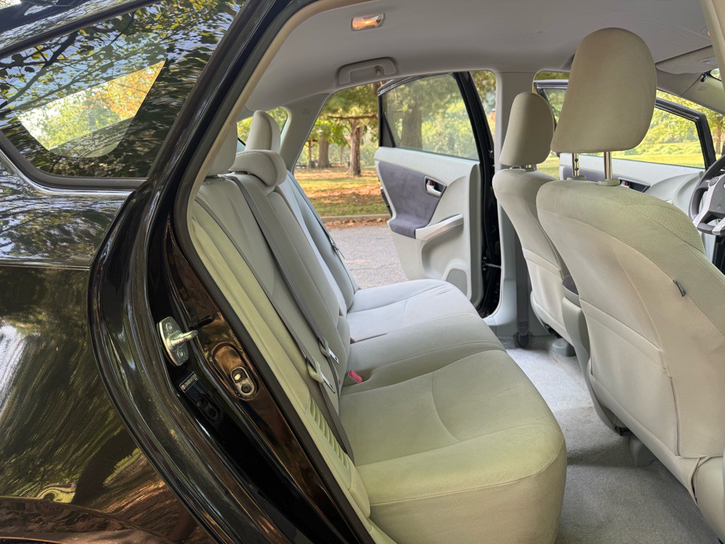 2010 Toyota Prius Image 19