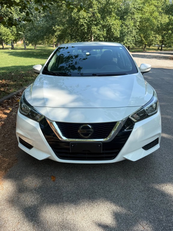 2021 Nissan Versa Image 2