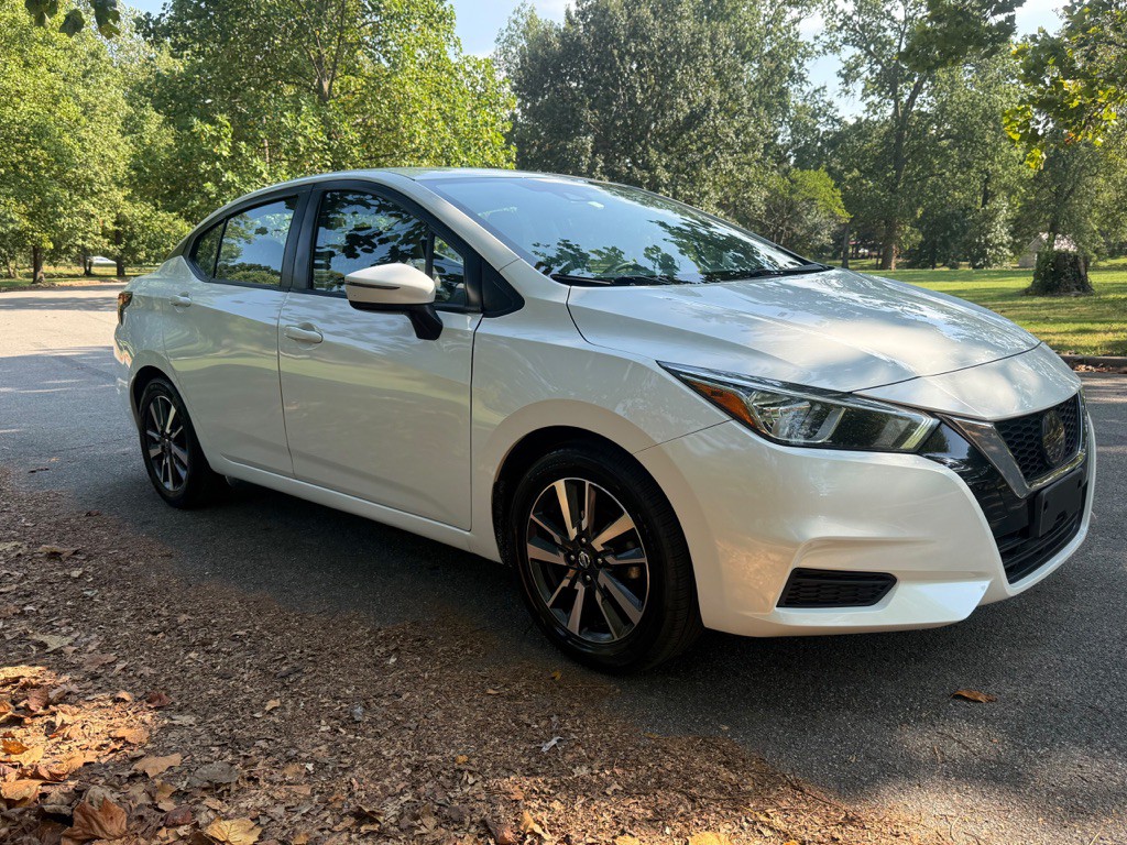 2021 Nissan Versa Image 4