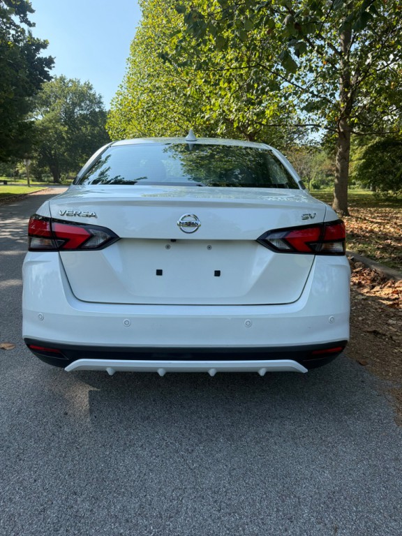 2021 Nissan Versa Image 8