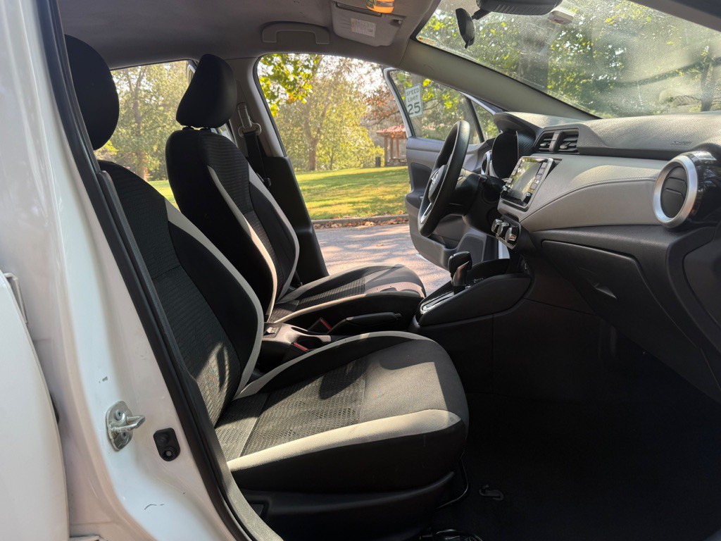 2021 Nissan Versa Image 12