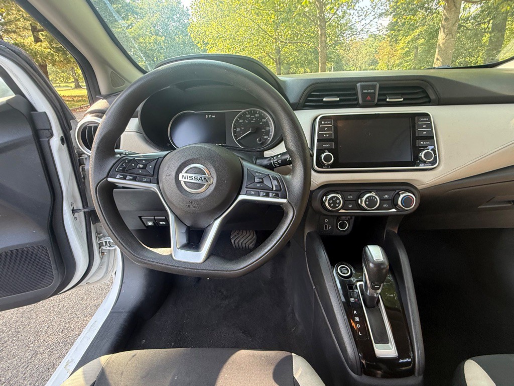 2021 Nissan Versa Image 15