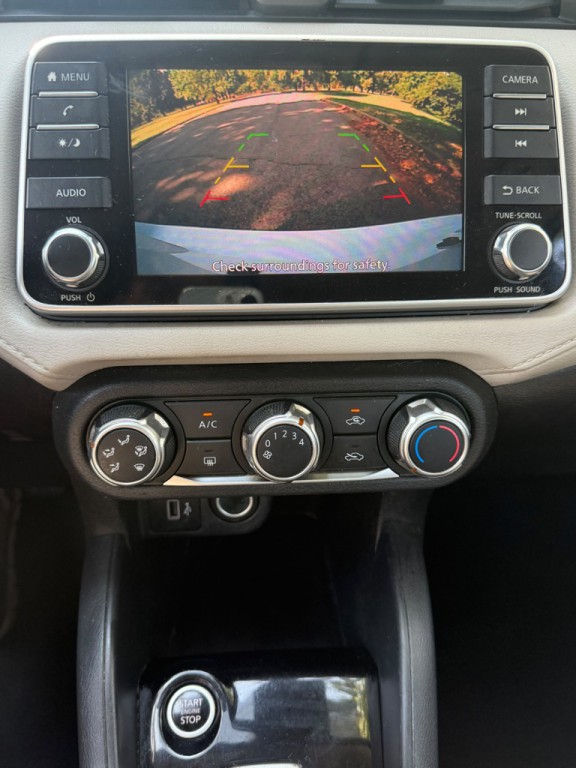 2021 Nissan Versa Image 17