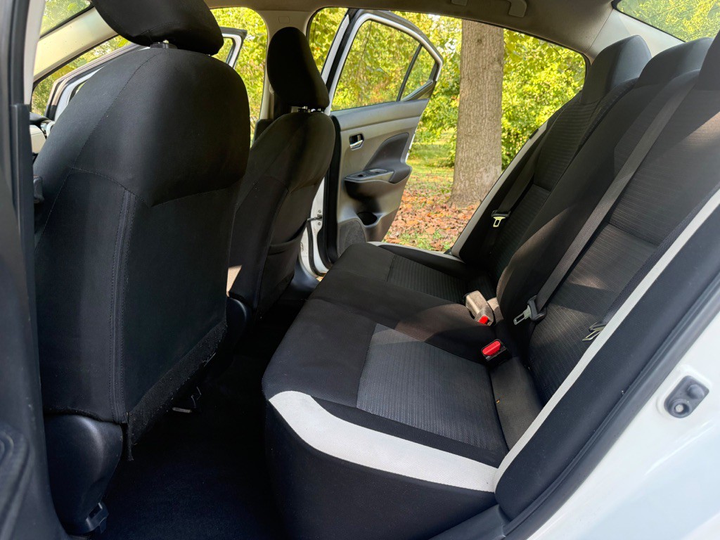 2021 Nissan Versa Image 18