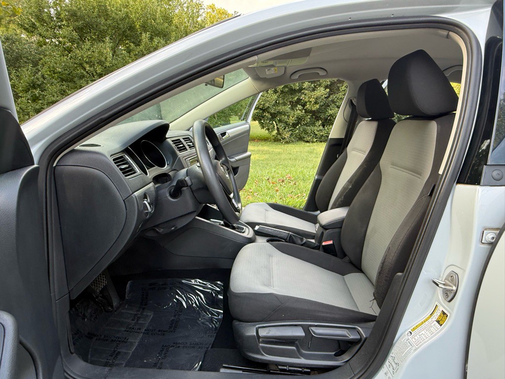 2017 Volkswagen Jetta Image 10