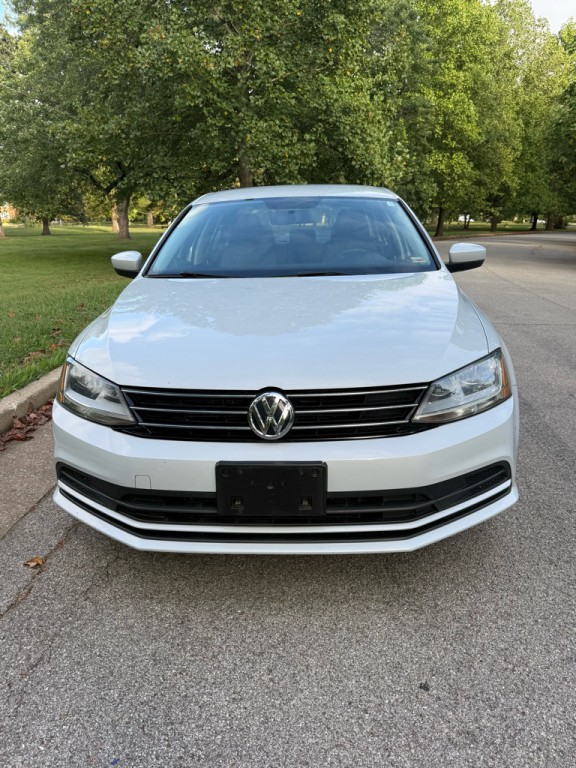 2017 Volkswagen Jetta Image 2