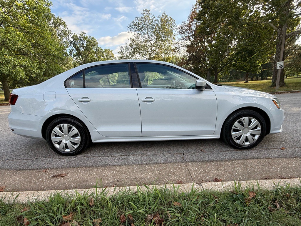 2017 Volkswagen Jetta Image 6