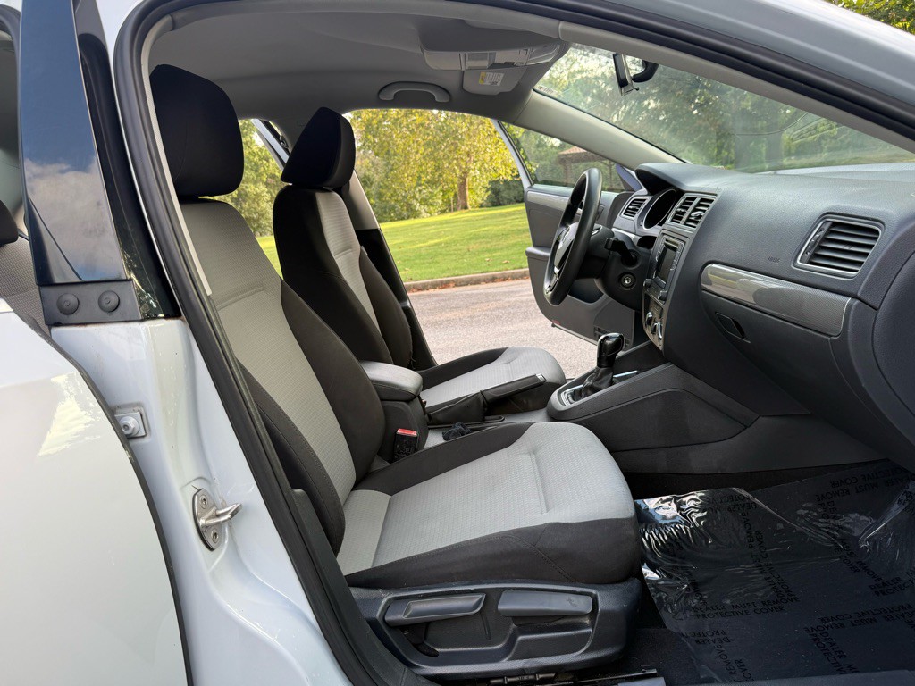 2017 Volkswagen Jetta Image 12
