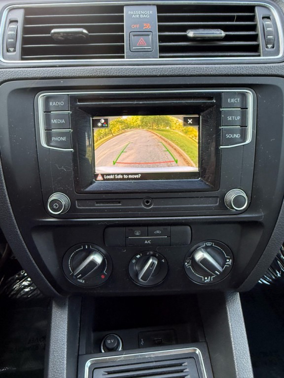 2017 Volkswagen Jetta Image 19