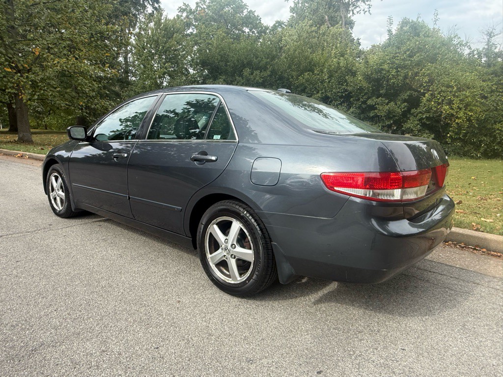 2004 Honda Accord Image 7